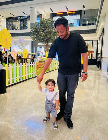 Akshay-Tomar Akshay Tomar with his child